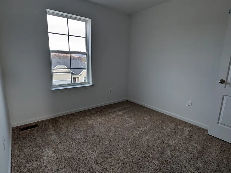 241 Hillsdale Pl — Photo 4