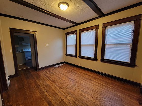 3rd image of 4528 Olive St