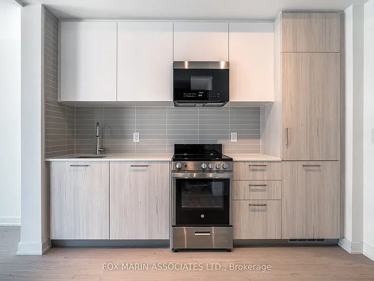 65 Mutual St #2707 — Photo 3