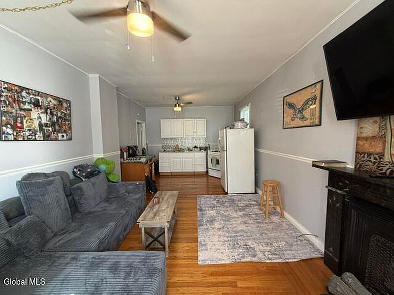 4th image of 150 5th Avenue