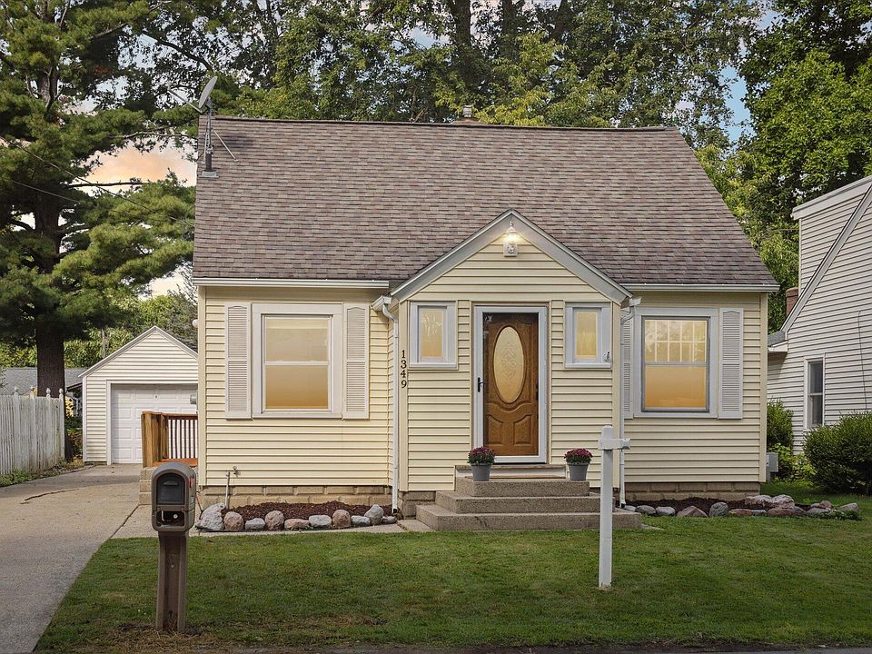 1st image of 1349 Parkhurst Ave NW