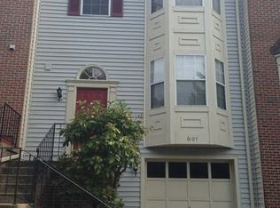6107 Montjoy Ct, Centreville, VA 20121