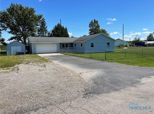 304 Old Farm Trl, Bryan, OH 43506