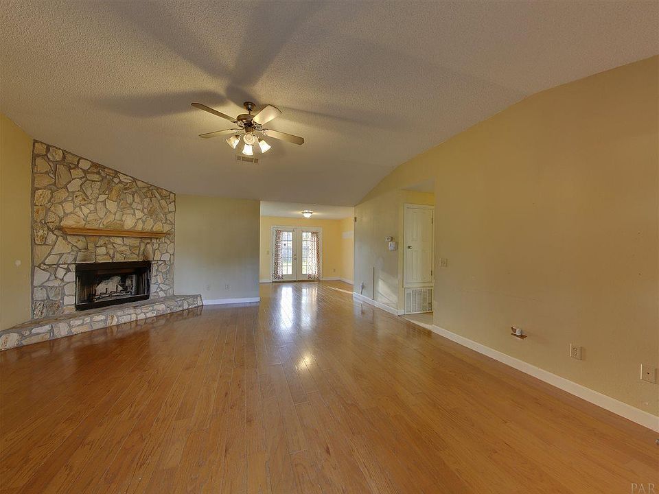1st image of 621 N 79th Ave