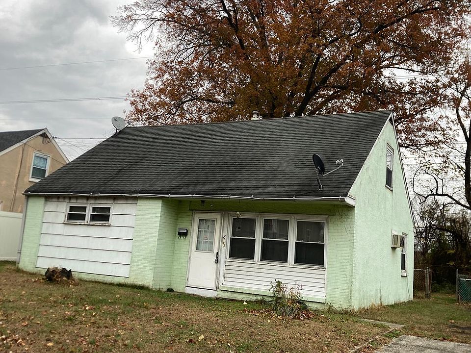 1st image of 810 Winder Dr