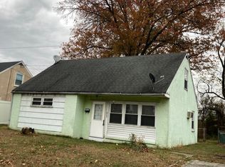 810 Winder Dr, Bristol, PA