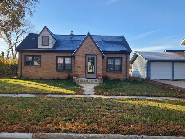 216 3rd St SW, Pipestone, MN 56164