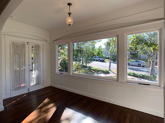 5th image of 2217 Easton Dr
