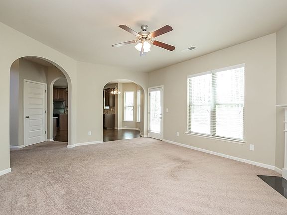 5th image of 3851 Zoey Lee Dr
