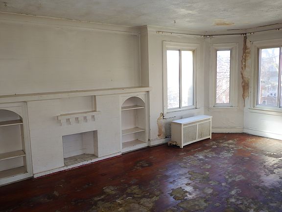 4th image of 8223 S Ingleside Ave