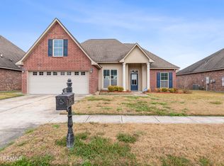 214 Woodhaven Rd, Youngsville, LA 70592