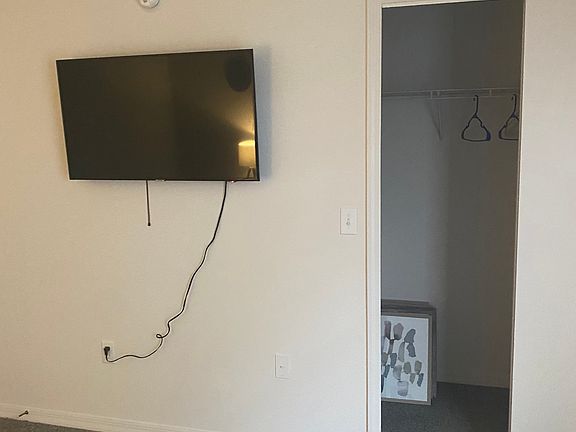 3rd image of 9616 Williamsburg Dr #16