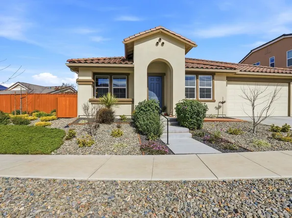 2761 Glenview Dr, Hollister, CA 95023