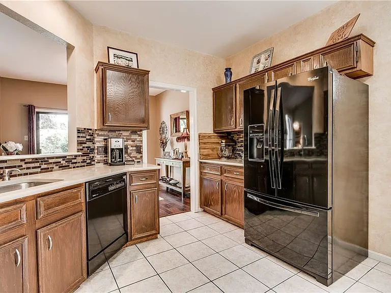 7414 Whistlestop Dr — Photo 18