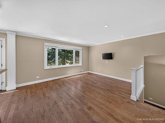 5th image of 15913 Wooddale Dr