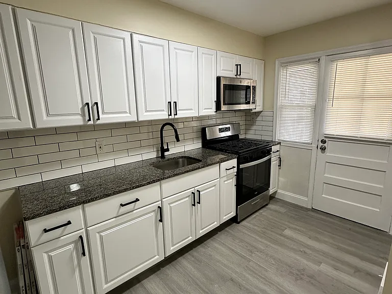 1739 Joan Ave — Photo 7