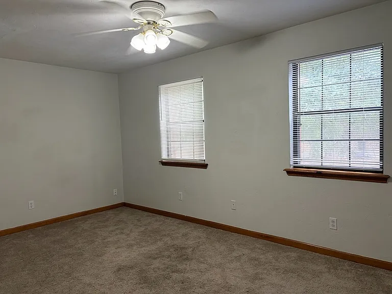 3740 Donovan Dr #B-1 — Photo 8