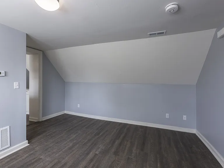 1147 Park Ave — Photo 39