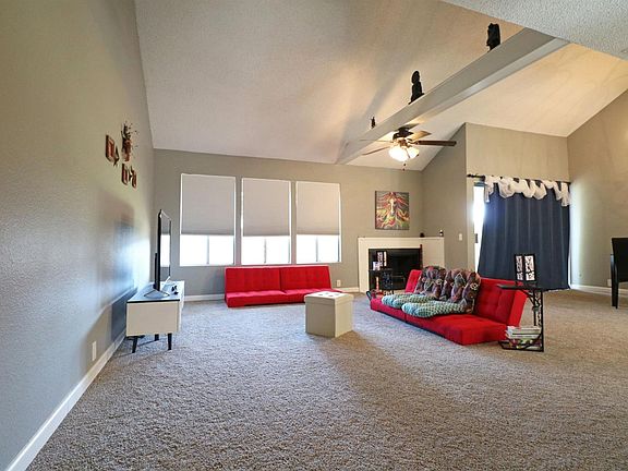 3rd image of 2748 W Caldwell Ave