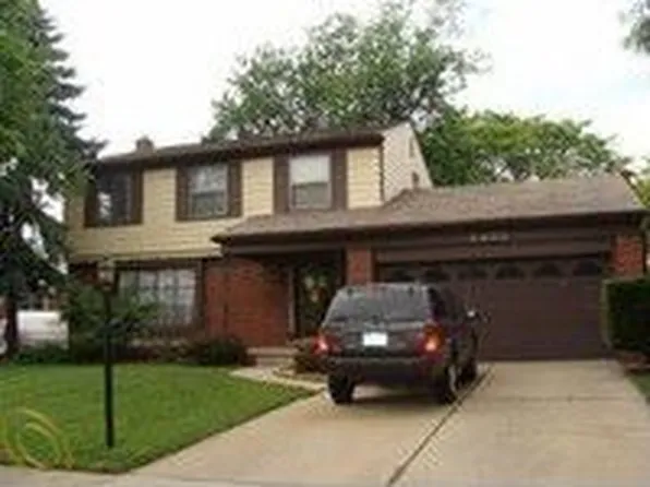 2400 Truwood St, Trenton, MI 48183