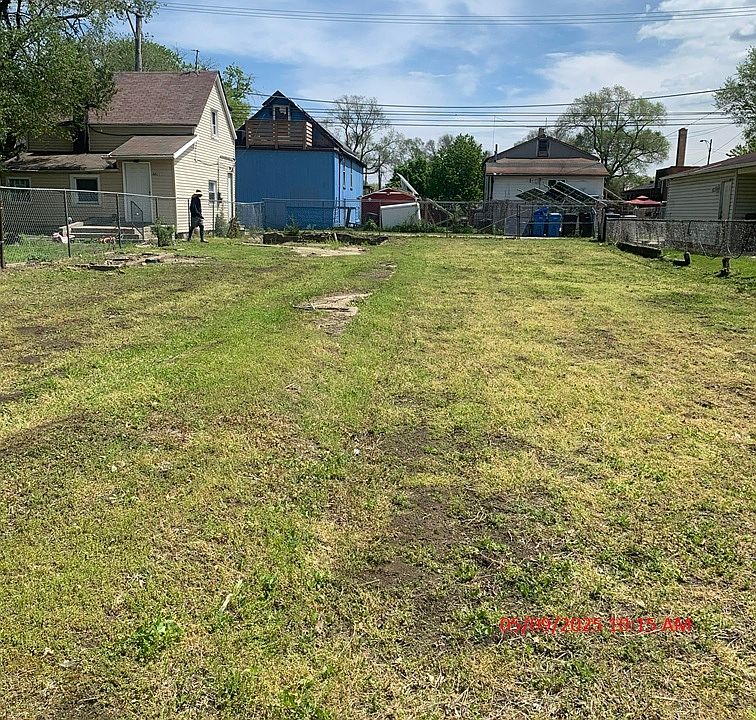 2nd image of 10013 S Hoxie Ave