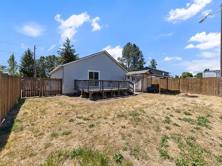 627 W Main St — Photo 25