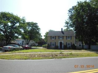 1537 Carew St, Springfield, MA 01104