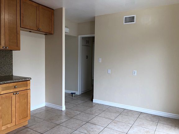 5th image of 1401 Revere Ave