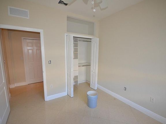 4th image of 1660 SE 29th St Unit 106