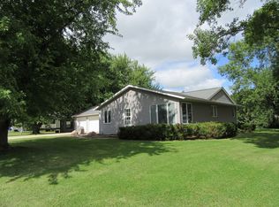 106 7th St NE, Fulda, MN 56131