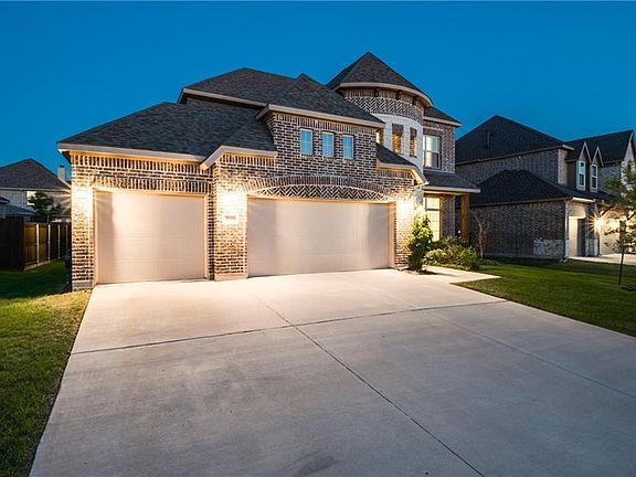 2nd image of 2928 Lakefield Dr