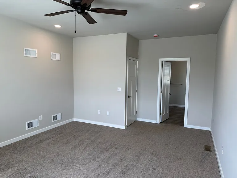 520 S Pine St — Photo 8