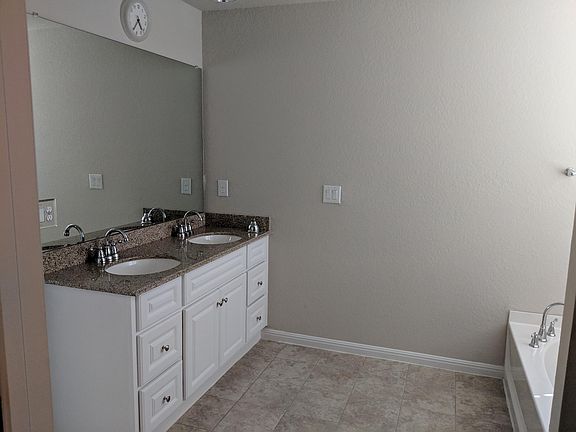 3rd image of 10103 Relic Oaks