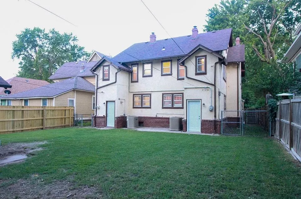 1114 N Carlos St — Photo 2