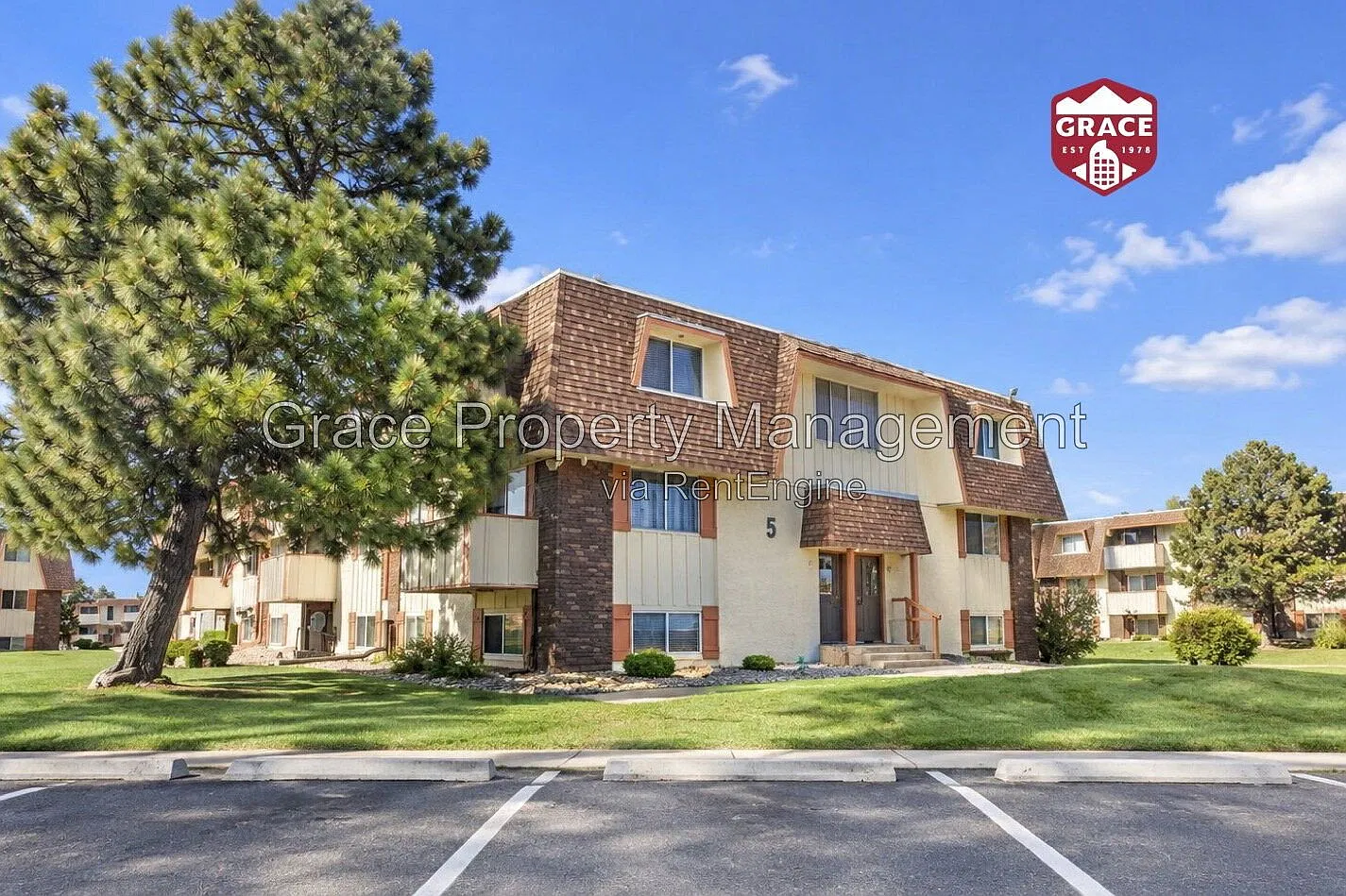 2 bed, 2.0 bath, 918 sqft, $1,525 — Photo 1