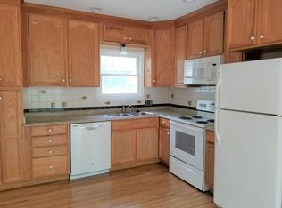 3824 Tonkawood Rd, Minnetonka, MN 55345