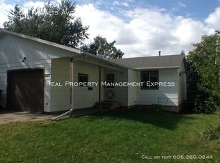 1007 N Walts Ave, Sioux Falls, SD 57104