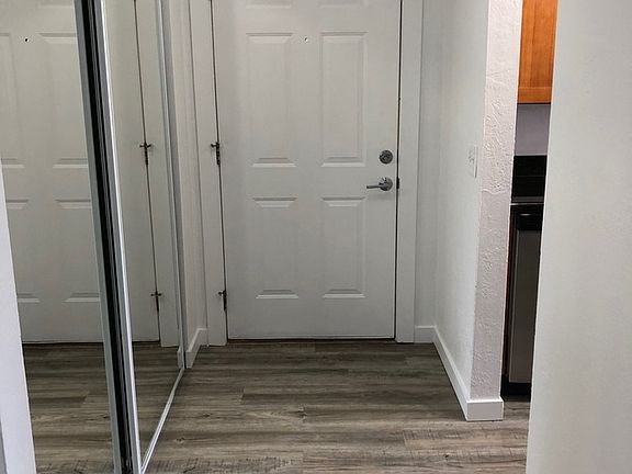 3rd image of 2839 Thorndyke Ave W APT 1