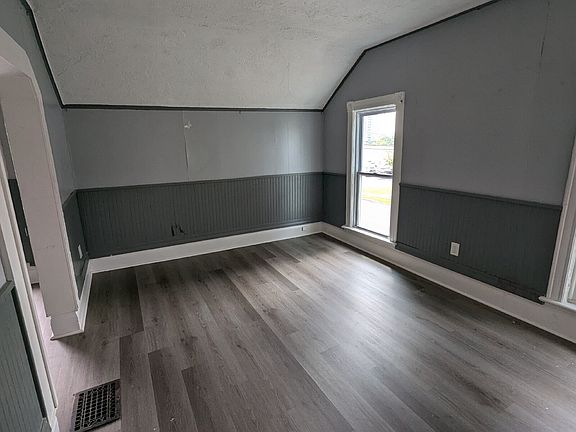 4th image of 65 Caledonia St