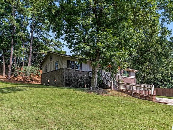 3rd image of 3963 Lorna Rd