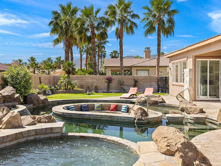 57806 Cantata Dr — Photo 42