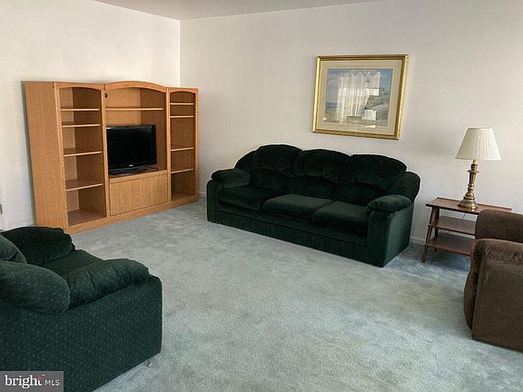 5th image of 612 Canal Dr