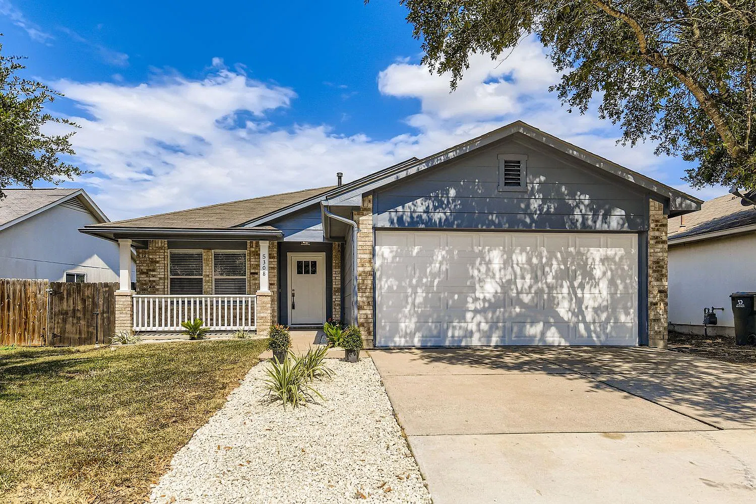 3 bed, 2.0 bath, 1511 sqft, $2,000 — Photo 1