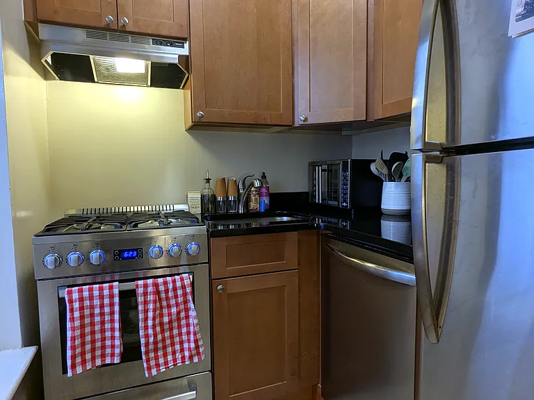 580 Amsterdam Ave #5A — Photo 6