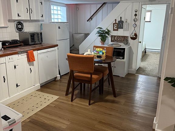 4th image of 49A Plainfield Ave #1B