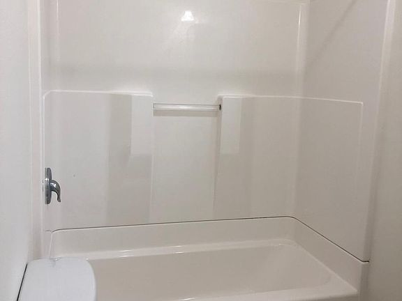 3rd image of 327 W Pacific Coast Hwy APT 3