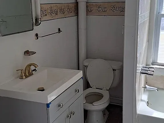 327 S Main St #E — Photo 2