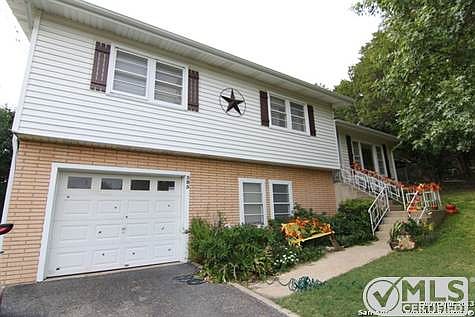 1st image of 585 Parkview Blvd