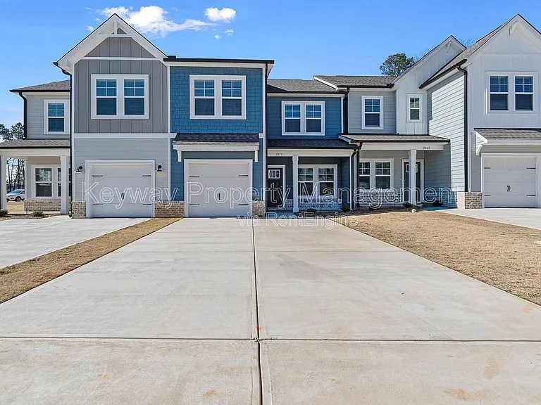 2103 Denmark Ave SE — Photo 2