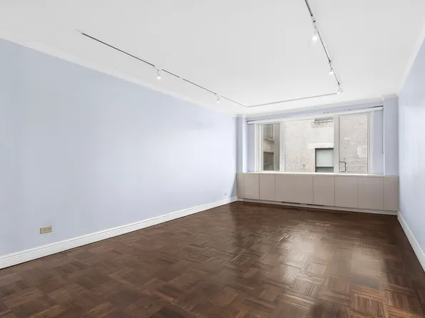 301 East 22nd Street image 8 of 21